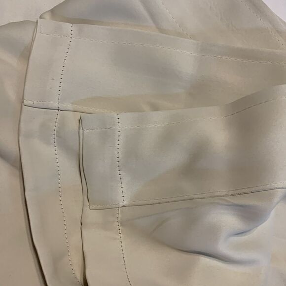 One pair (two panels) cream valance with blue/purple detail - Picture 7 of 8